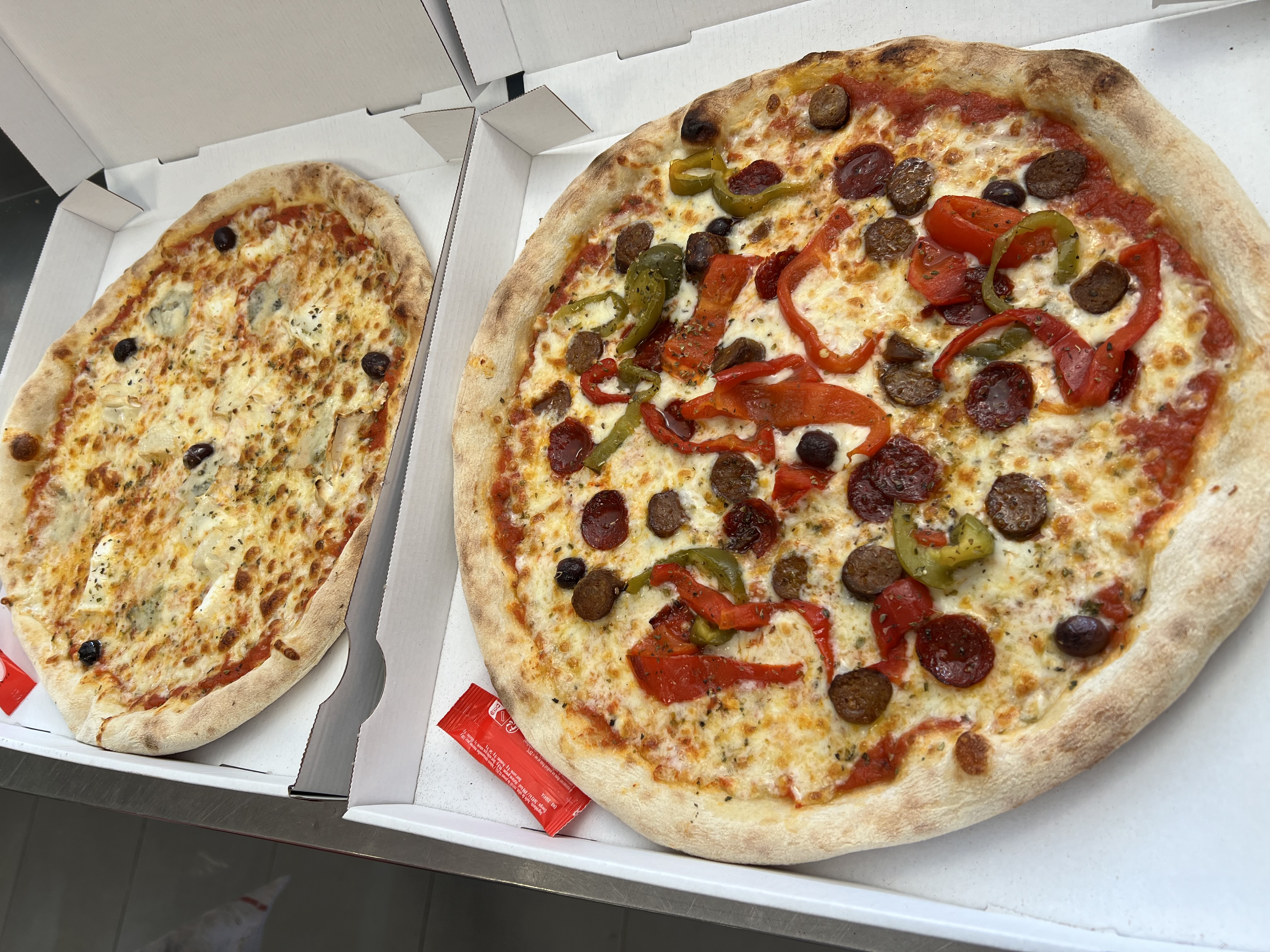pizzeria Cagnes sur Mer-cuisine italienne Alpes Maritimes-pizzas Villeneuve Loubet-burgers La Colle sur Loup-livraison de pizzas Saint Laurent du Var-livraison de plats Saint Paul de Vence