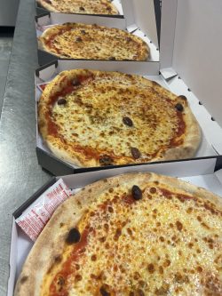 pizzeria Cagnes sur Mer-cuisine italienne Alpes Maritimes-pizzas Villeneuve Loubet-burgers La Colle sur Loup-livraison de pizzas Saint Laurent du Var-livraison de plats Saint Paul de Vence