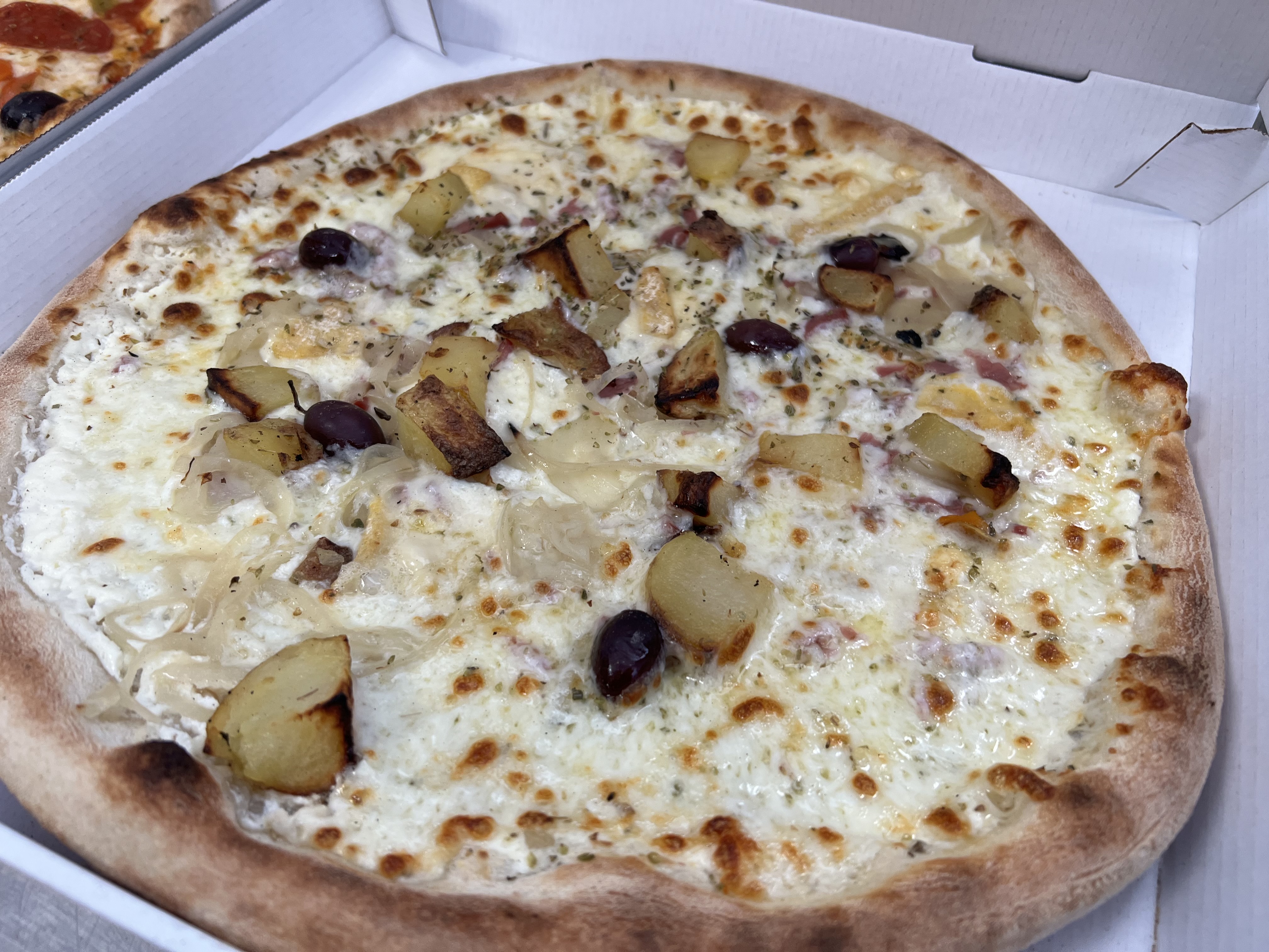 pizzeria Cagnes sur Mer-cuisine italienne Alpes Maritimes-pizzas Villeneuve Loubet-burgers La Colle sur Loup-livraison de pizzas Saint Laurent du Var-livraison de plats Saint Paul de Vence